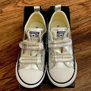 BRAND NWT and box Girl Silver low top converse